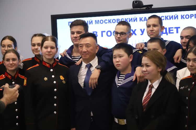 Хинштейн сообщил о ранении китайского «военкора» в Курской области. Его уже «спасали» во время Второй чеченской войны