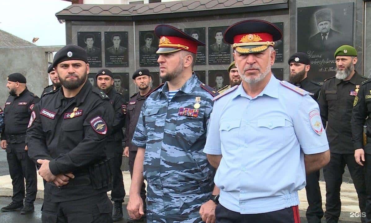 «Мемориал»: В Грозном седьмой месяц в полиции незаконно удерживают троих подростков. Им не предъявляют никаких обвинений