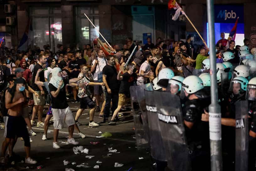 Серб молод. Как сербские студенты бросили вызов 13-летнему правлению Вучича