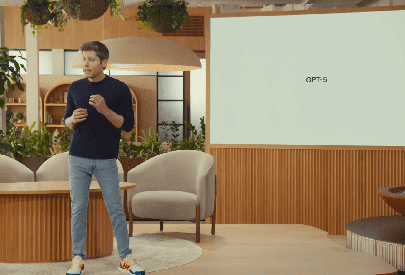 OpenAI представила свою новую ИИ-модель GPT-5