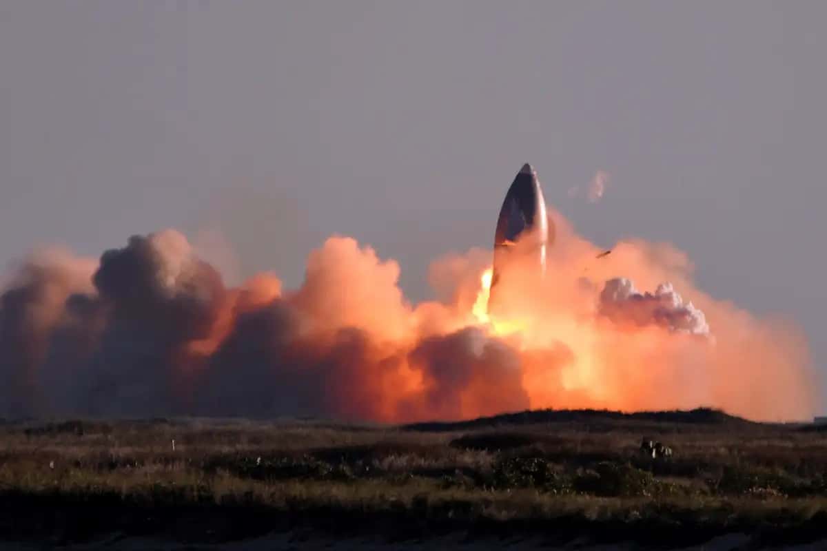 Инженеров в SpaceX переводят на разработку марсианской ракеты Starship, из-за чего откладываются запуски спутников Starlink — Bloomberg