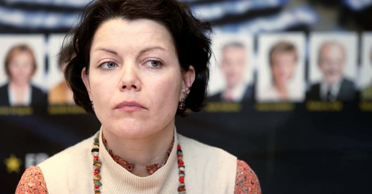 Суд в Латвии назначил правозащитнице Иеве Раубишко 200 часов общественных работ за помощь беженцам на границе