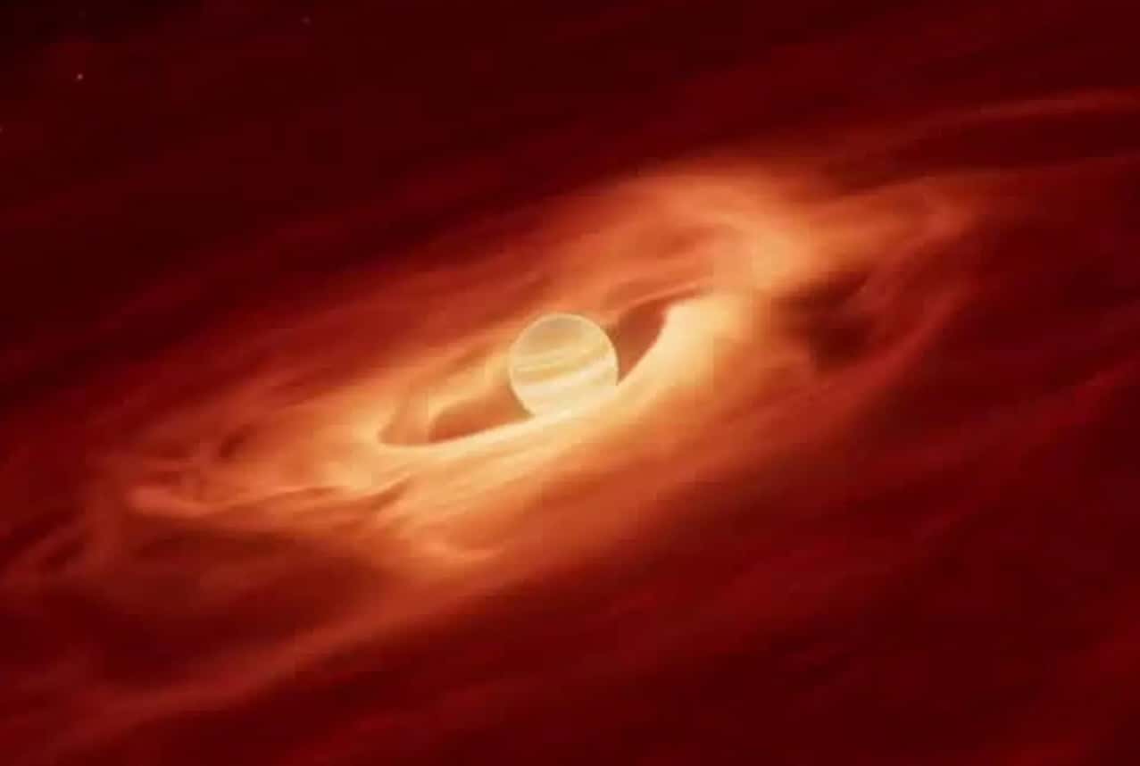 Астрономы зафиксировали рекордный скачок роста у «планеты-изгоя» — ее масса увеличивается со скоростью 6 млрд тонн в секунду