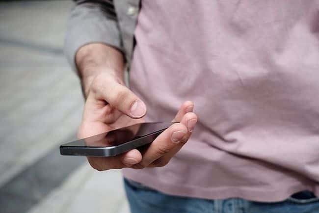 В России начали отключать мобильный интернет на иностранных сим-картах