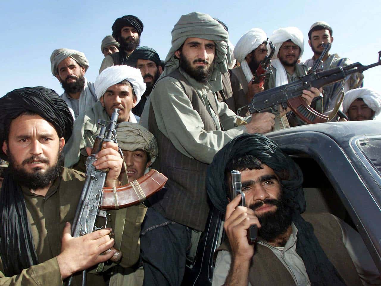 Пакистан объявил открытую войну Афганистану