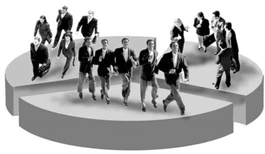 Bloomberg: 14 млн россиян за последние 2 года вышли из категории среднего класса