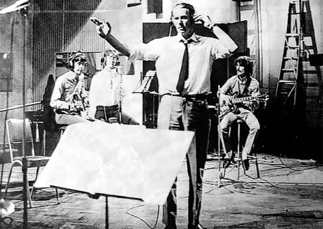 Продюсер The Beatles Джордж Мартин умер в возрасте 90 лет