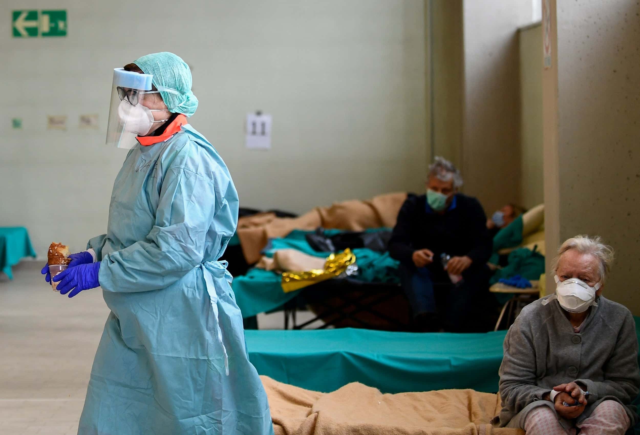 «У меня большая семья, но я никому не нужен». Как кончают с собой пациенты с COVID, которых не ждут дома