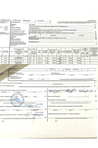 Судя по платежкам, от лица десяти разных компаний товары принимал один и тот же человек, некто Е. А. Сафронова