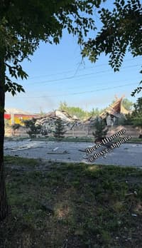 Разрушенный объект ФСБ в Луганской области