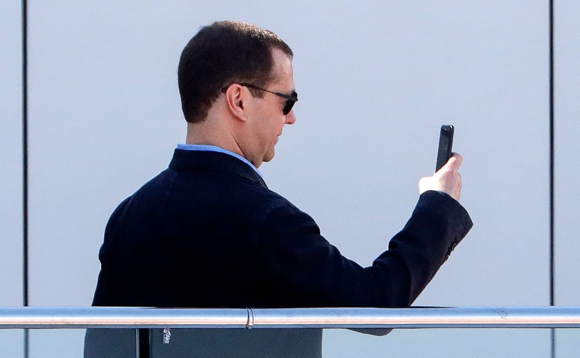 Наблюдение за наблюдающими. Взломанная переписка чиновников Кремля