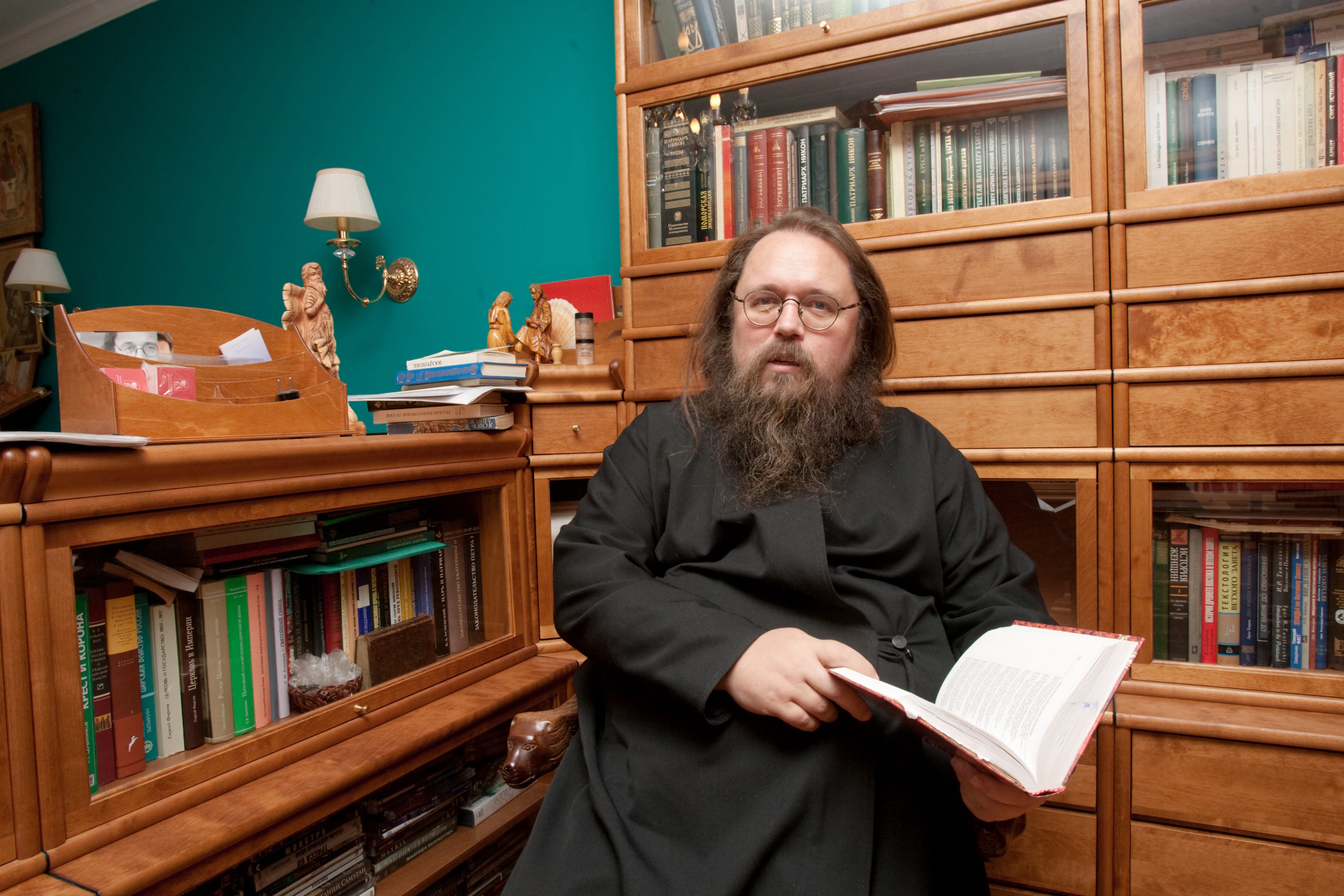 Патриарх Кирилл утвердил решение о лишении Андрея Кураева сана, но дал ему отсрочку для «возвращения на путь церкви»