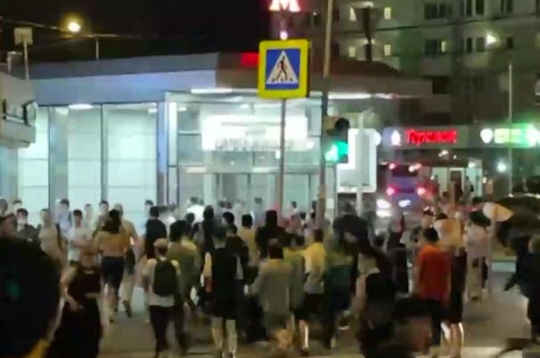 Участников массовой драки в Кузьминках арестовали по статье о несанкционированном митинге