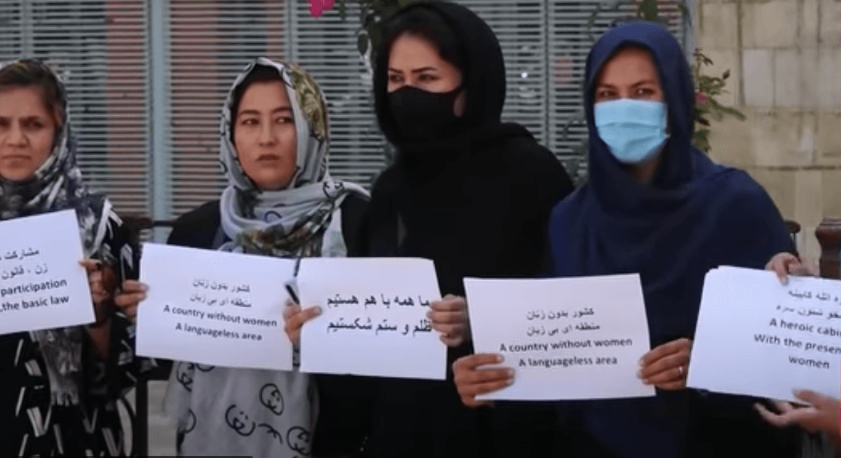 Талибы в Кабуле разогнали митингующих за свои права женщин. Применен слезоточивый газ, есть избитые