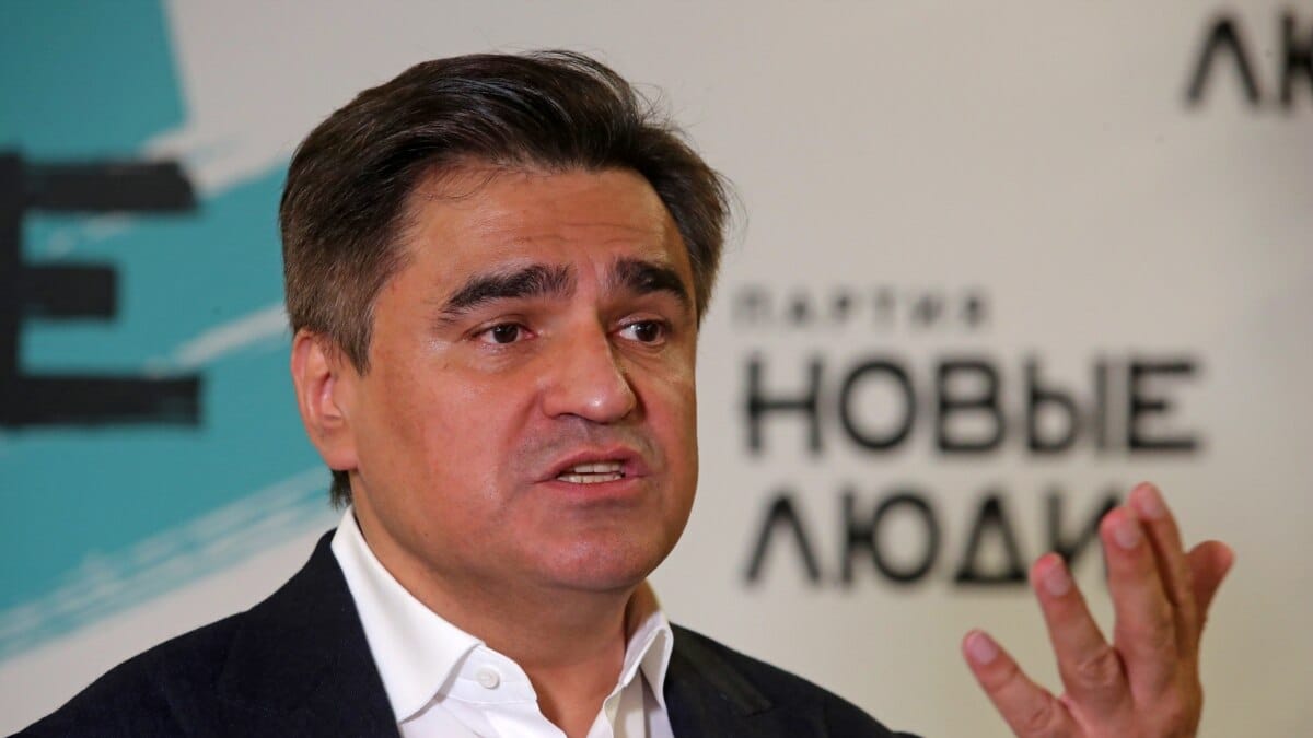 Председатель партии «Новые люди» Алексей Нечаев выступил в защиту ректора «Шанинки» Сергея Зуева в ходе заседания Госдумы