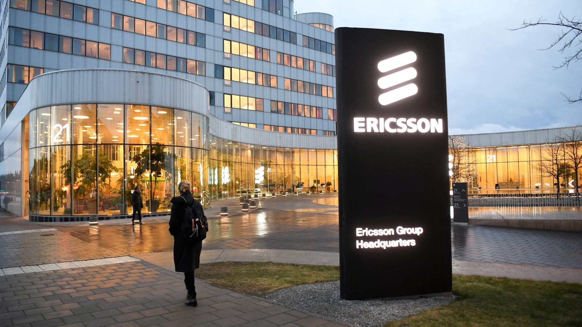 Поставщик телеком-оборудования для крупнейших российских операторов Ericsson приостановил свою деятельность в России 