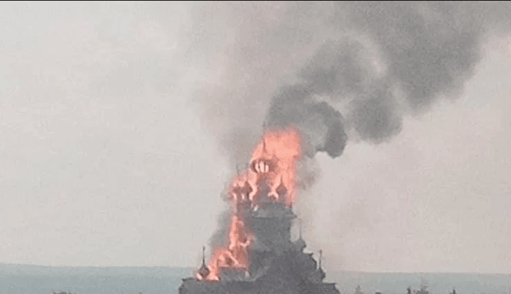 В Татьяновке от обстрелов сгорел Всехсвятский скит Успенской Святогорской лавры. Россия и Украина обвиняют в пожаре друг друга