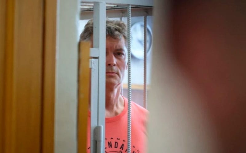 Суд в качестве меры пресечения запретил Ройзману посещать публичные места и использовать средства связи