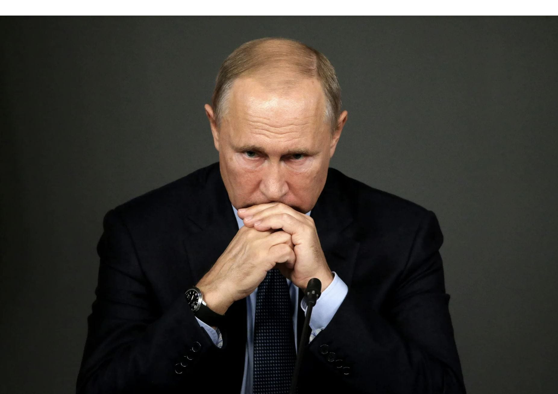 Moscow municipal deputies ask Putin to resign