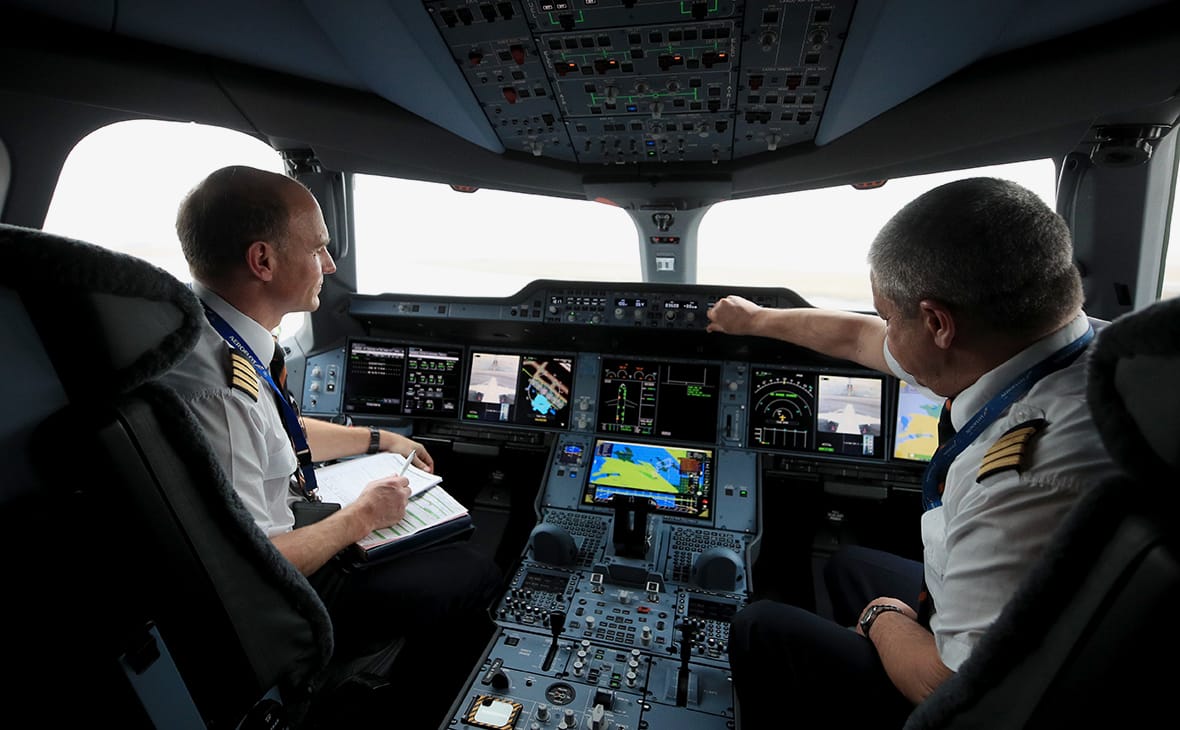 Российским пилотам предложили самостоятельно ремонтировать самолеты. Так в правительстве хотят сэкономить на техниках 