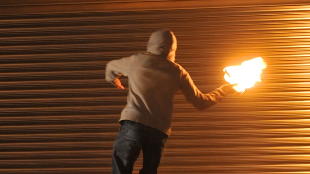 Школьницу, подозреваемую в поджоге военкомата в Казани, отправили под домашний арест