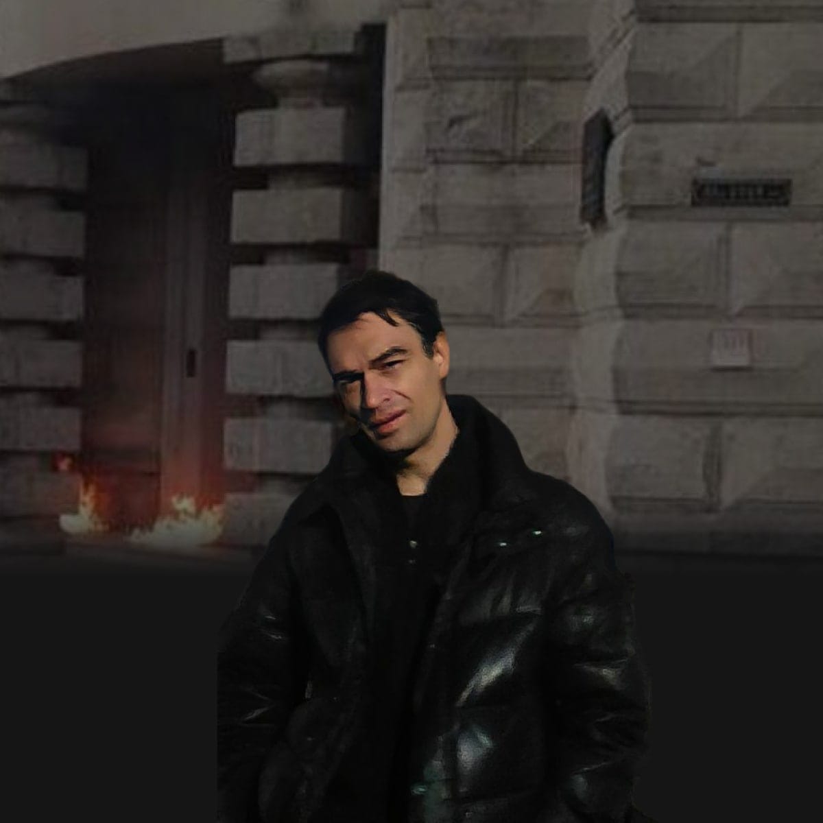 «Били током, я терял сознание, на голове был мешок». Активист, которого обвиняют в поджоге здания ФСБ, рассказал о пытках при задержании