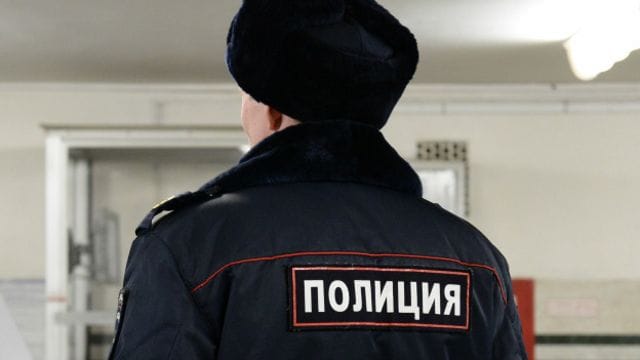 Полицейские сломали ребро военнослужащему возле московского военкомата из-за шутки — Baza