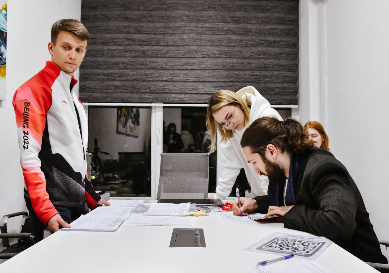 «Поддержка ФБК и Каца одновременно помогает и пугает. Пропаганда нашу кампанию проигнорировала». Штаб Надеждина собрал 2/3 нужных подписей