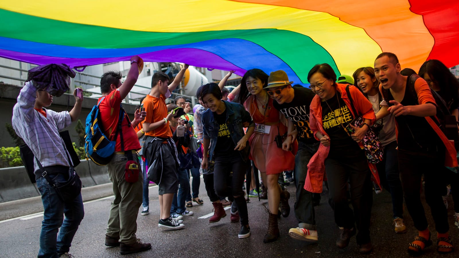 Две страны, одна система. КНР тоже захлестнула волна государственной гомофобии