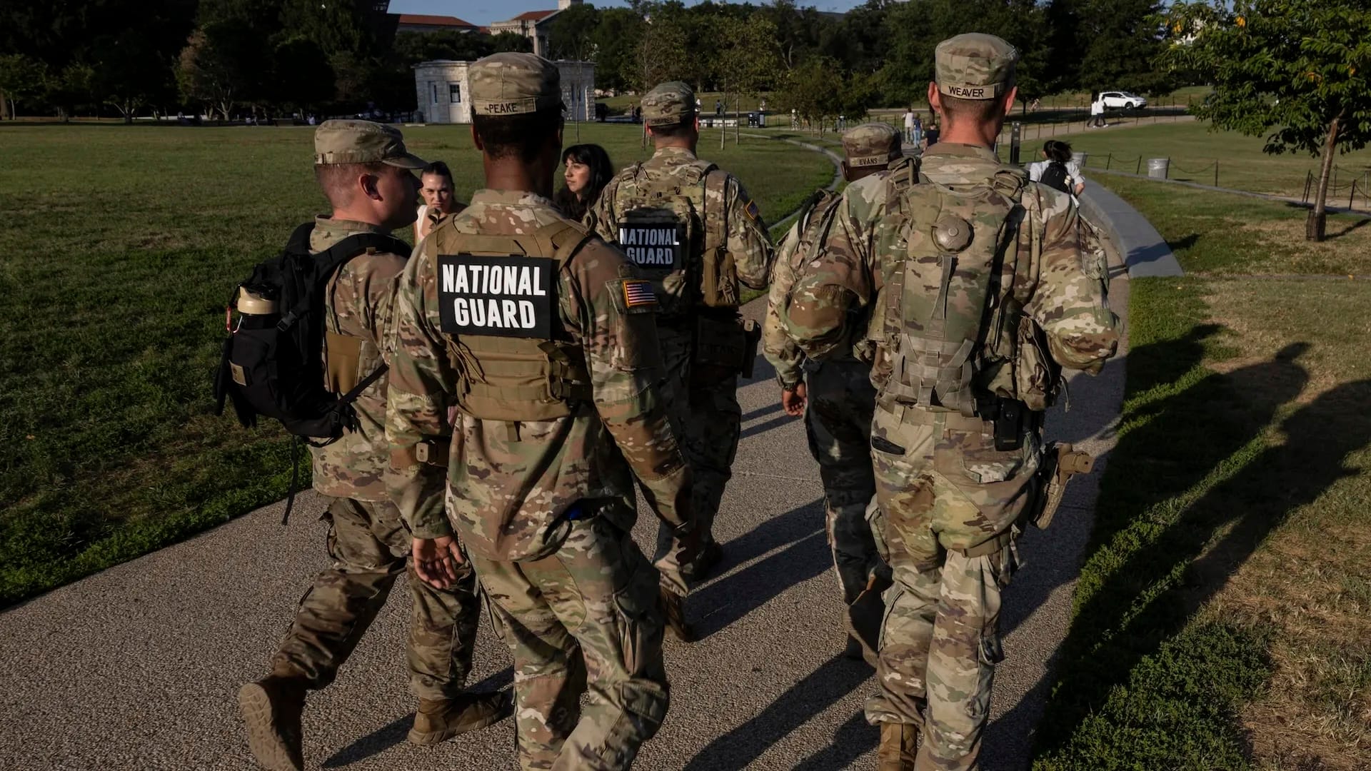 Нацгвардия Техаса зашла в Чикаго после того, как суд не стал блокировать решение Трампа о ее развертывании в городе