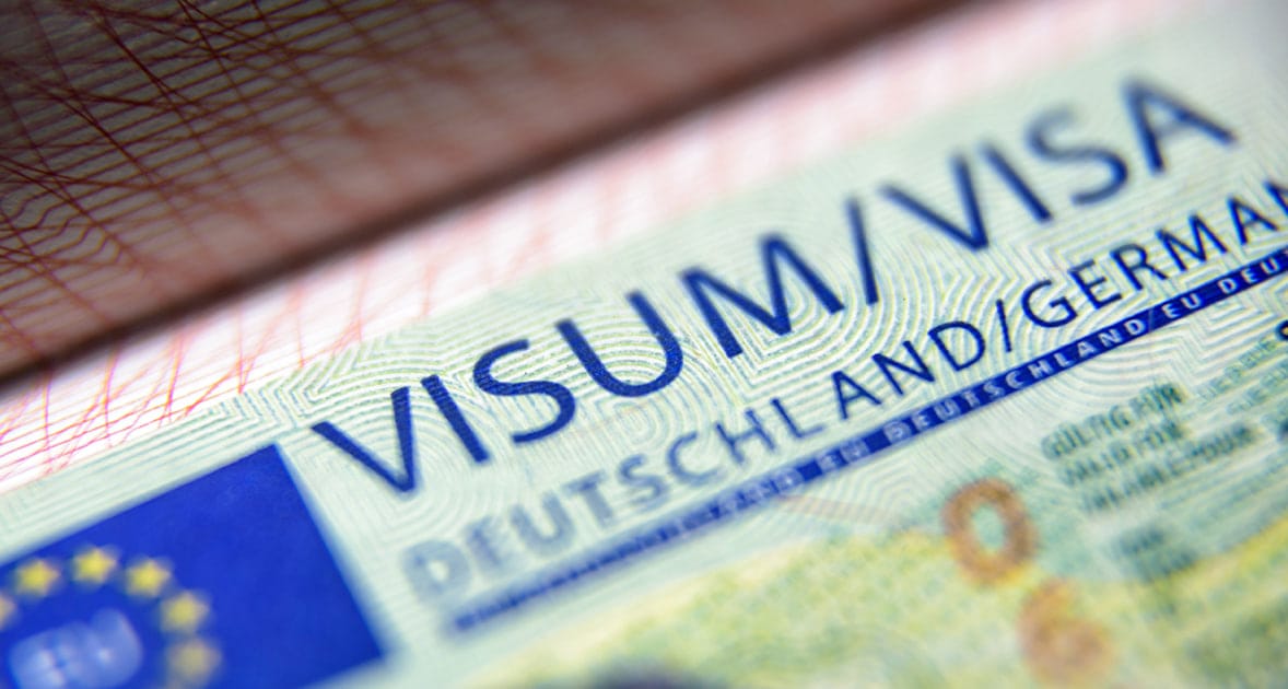 «50 человек успели получить одобрение гумвиз ФРГ до отмены программы. Визы им не выдают, паспорта лежат в посольствах» — правозащитники