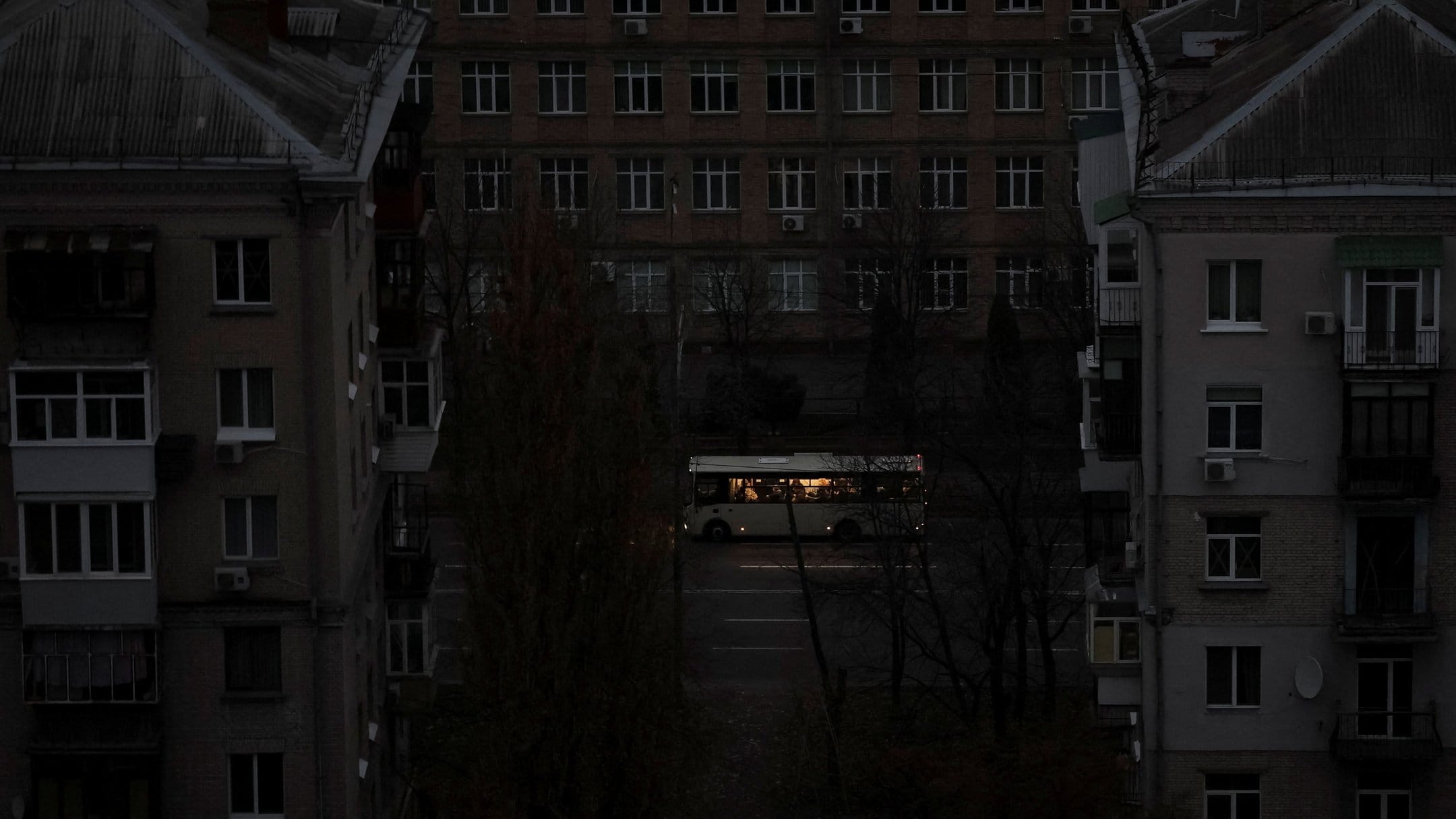 Россия нанесла ракетные удары по подстанциям, питающим Хмельницкую и Ровенскую АЭС. Атаки угрожают ядерной безопасности в Европе — Сибига