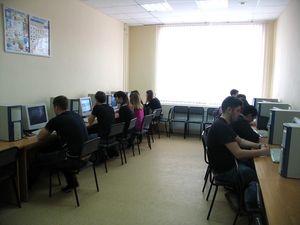 Пригожинские миллионы: как шеф-повар Путина создал армию кремлевских троллей