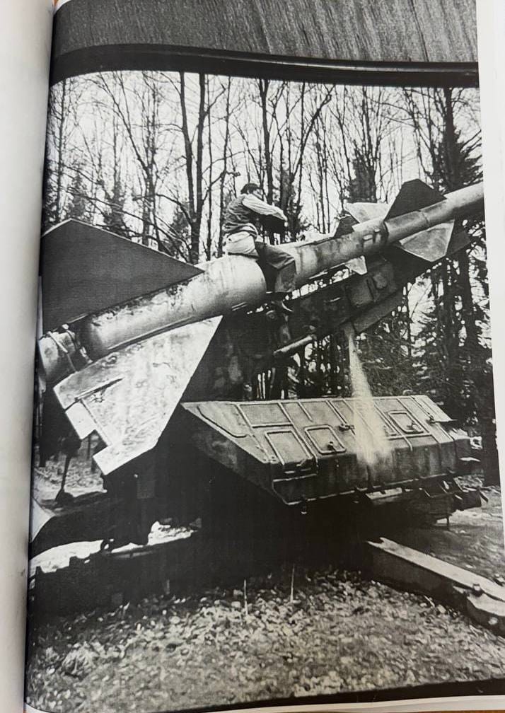 Павел Крисевич верхом на ракете