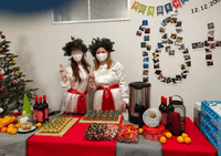 Екатерина с коллегой на корпоративе в Икее