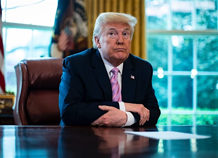 Трамп предложил лечить коронавирус ультрафиолетом