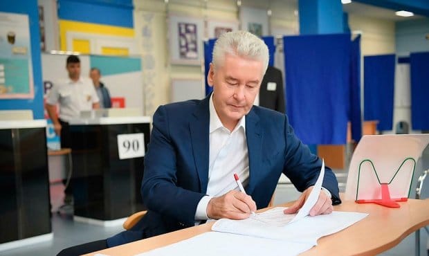 Канцелярский набор и салфетки по 500 000 рублей: как тратит деньги основной оператор столичной реновации