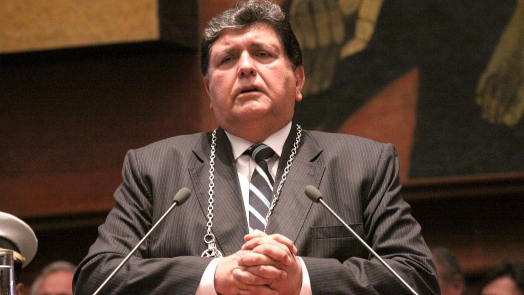 Умер бывший президент Перу Алан Гарсиа. Он застрелился при задержании