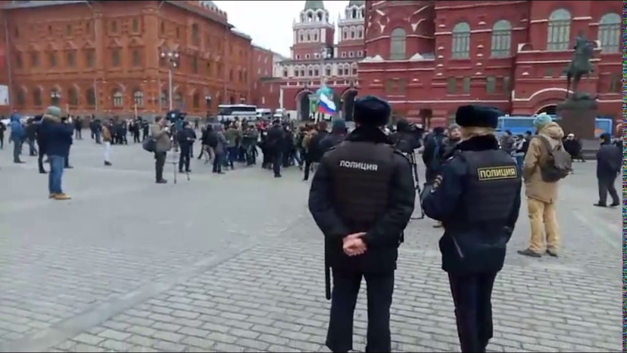 В Москве задержали школьника, который на спор ударил полицейского