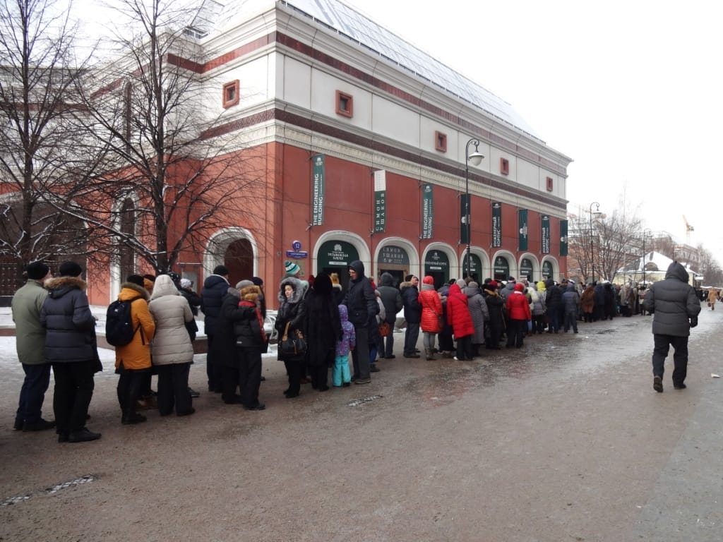 На выставку Куинджи в Третьяковской галерее выстроилась 200-метровая очередь после возвращения украденной картины