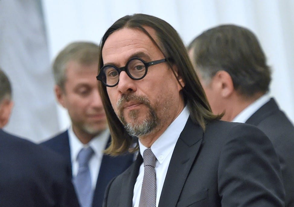 Великий махинатор. Что связывает миллиардера Сергея Адоньева с контрабандой кокаина и Путиным