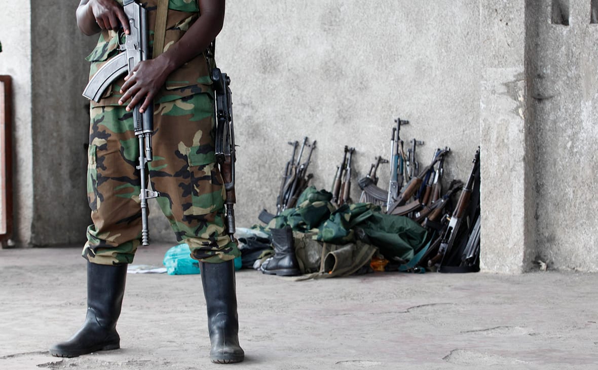 Взломанная диппочта РФ показала: глава жандармерии ЦАР внезапно умер, а генпрокурора ЦАР возили в Петербург — МК