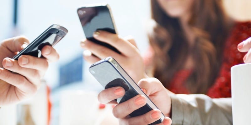 Путин подписал закон об отмене роуминга в России