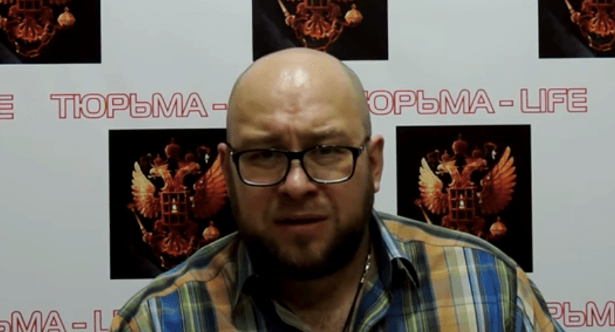 Правозащитнику, ведущему Youtube-канал о пытках в тюрьме, угрожают. Полиция отказалась возбудить дело