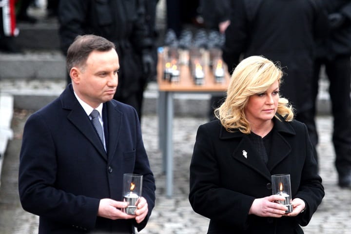 Президент Польши подписал скандальный "закон о Холокосте", но обещал передать его в Конституционный суд