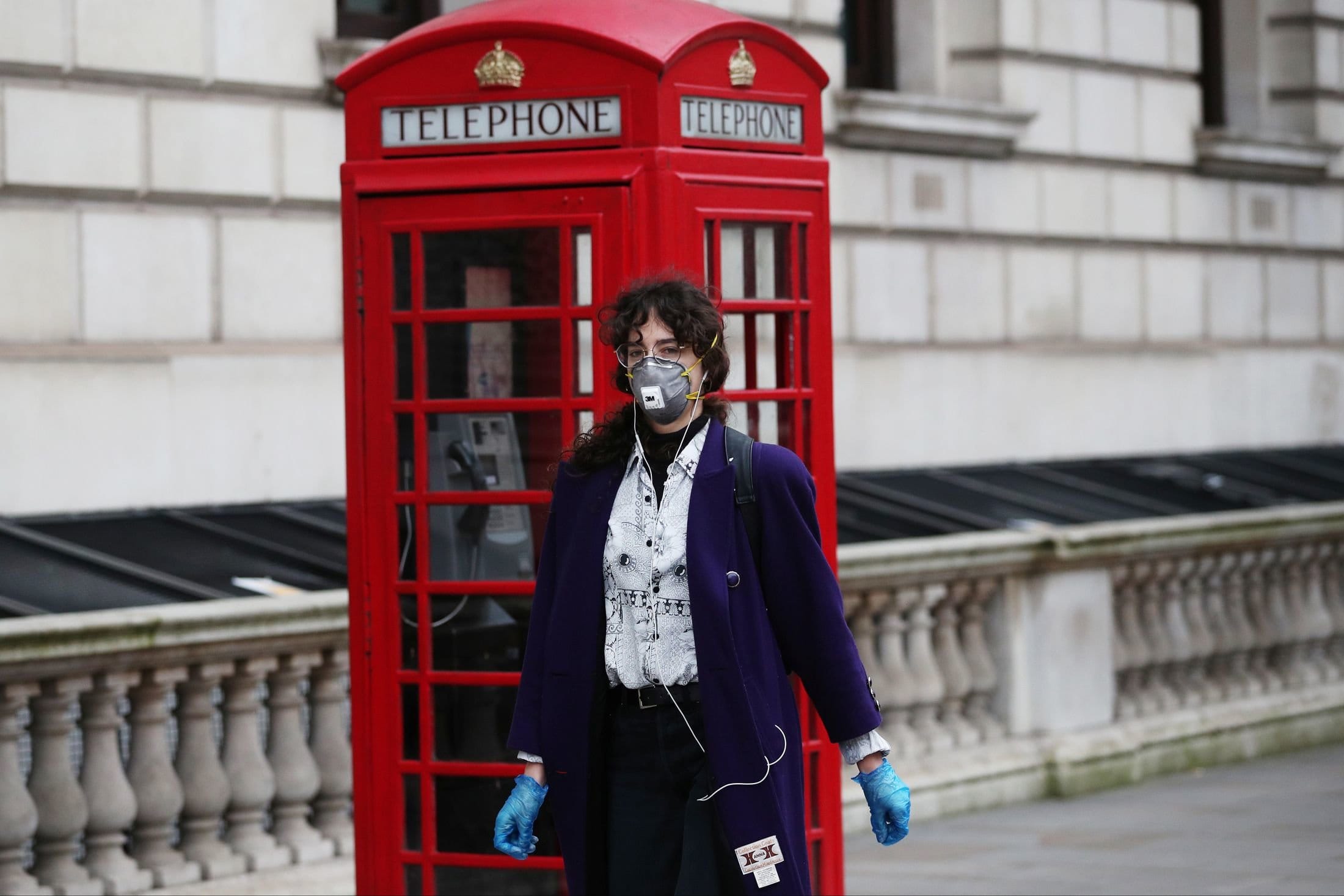 Великобритания введет общенациональный карантин из-за ситуации с коронавирусом  