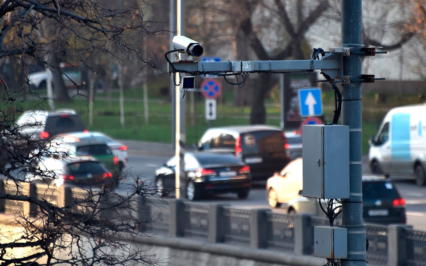 Дорожные камеры в Москве начнут следить за водителями с непристегнутым ремнем безопасности