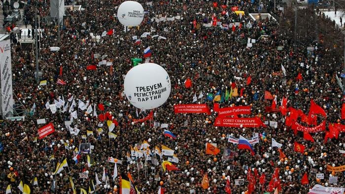 «Хабаровск не спрашивает, а идет. Так должны и мы», — Дмитрий Гудков о новых законопроектах против массовых акций 