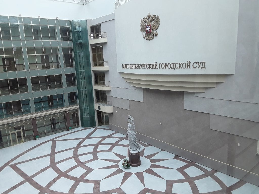 В Санкт-Петербурге суд отказал двухлетнему ребенку в праве на препарат для лечения СМА