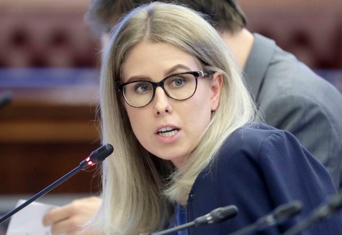 Теща, «лжесотрудники Роспотребнадзора» и неопознанное лицо. Как за 8 часов Любовь Соболь превратилась из свидетеля в обвиняемую